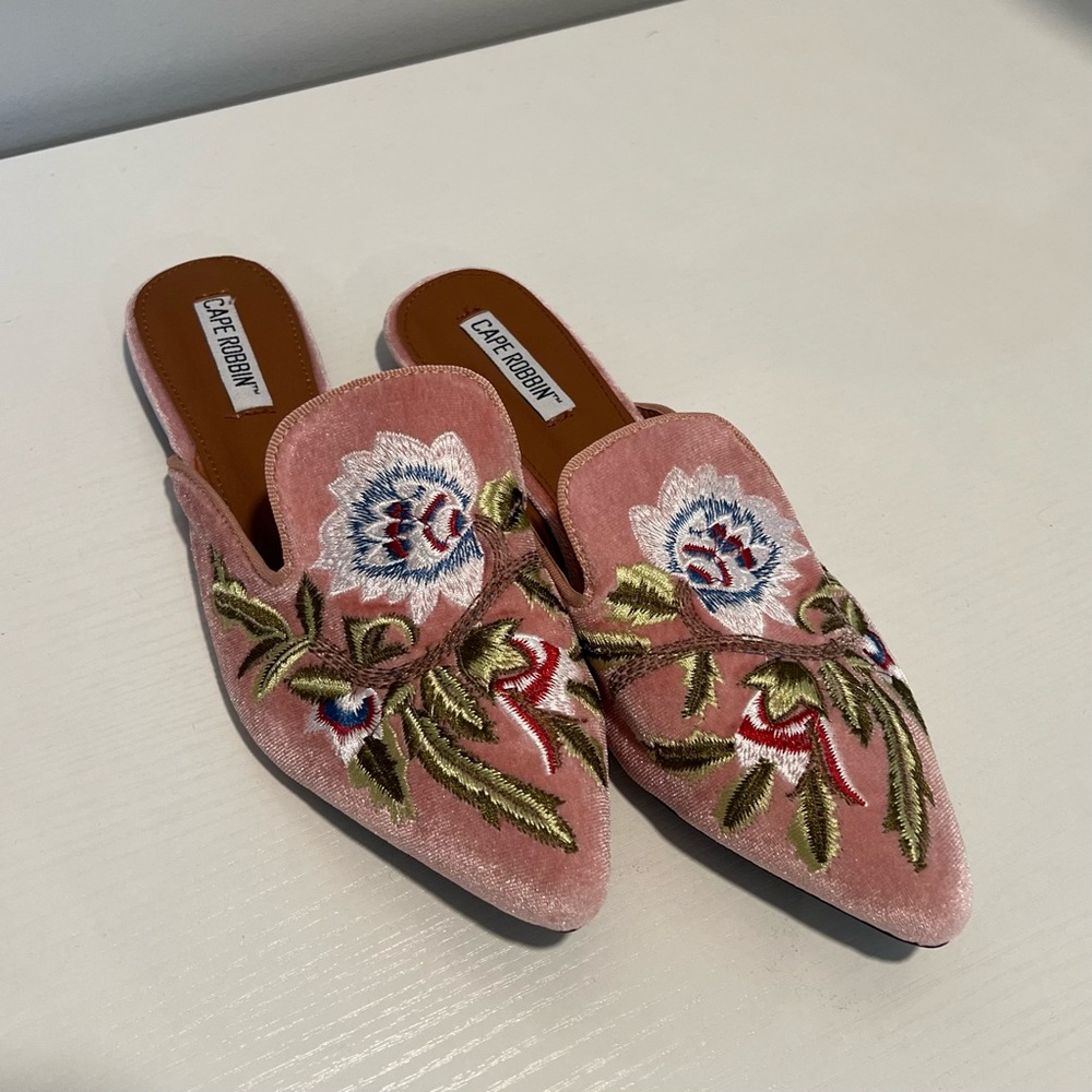 Cape Robbin Pink Embroidered Velvet Pointed Mules